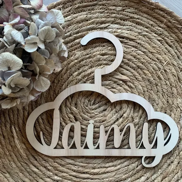 Gepersonaliseerde houten Kledinghanger wolk