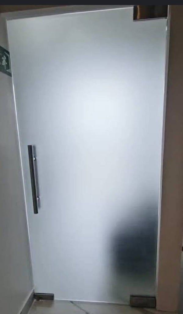 Puerta de acceso oficina o negocio