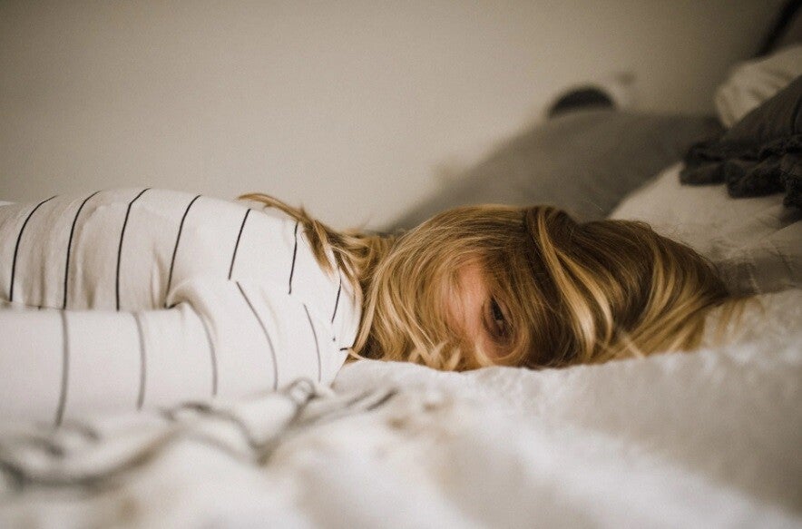 differences between insomnia and other common sleep disorders, such as somnambulism (sleepwalking), somniloquy (sleep talking), and others