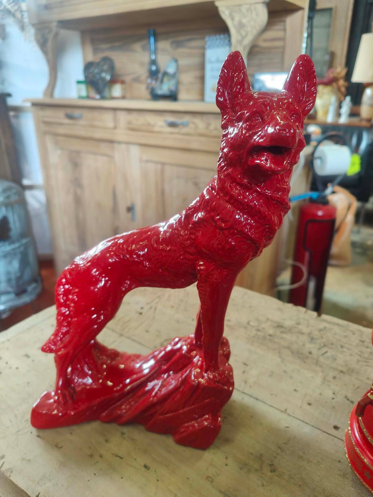 Déco chien rouge