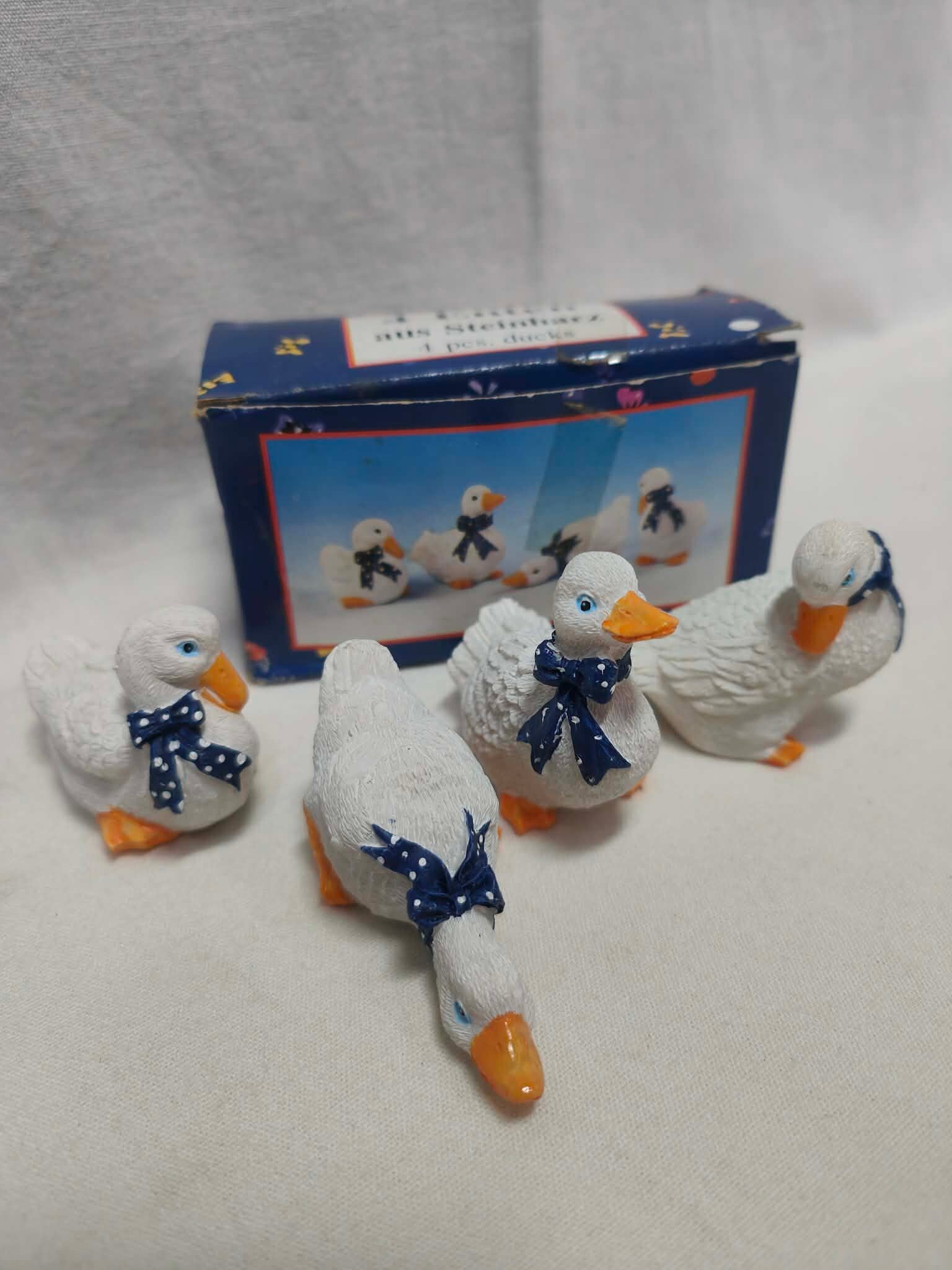 4 oies miniatures