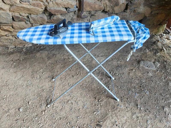 Table à repasser - jouet vintage