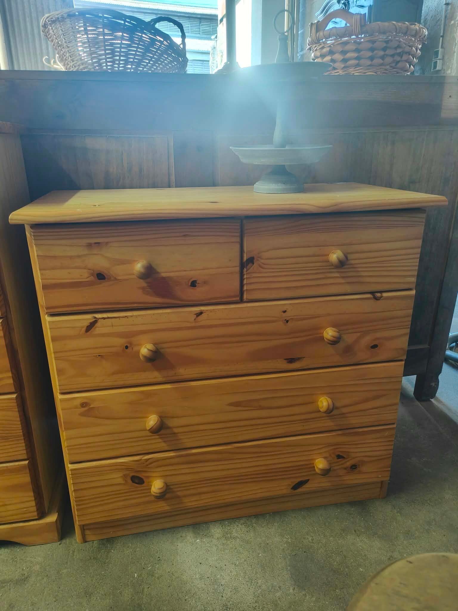 Commode en pin
