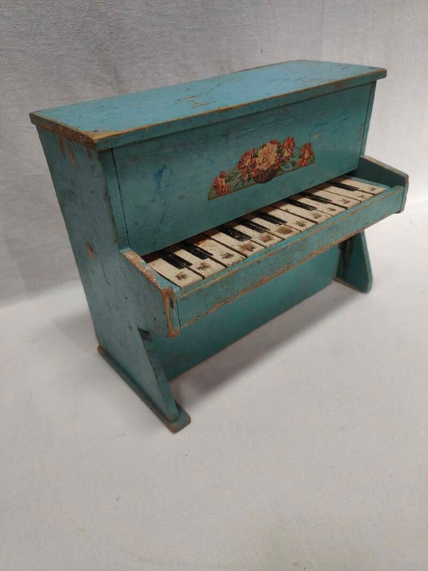 Piano ancien enfant