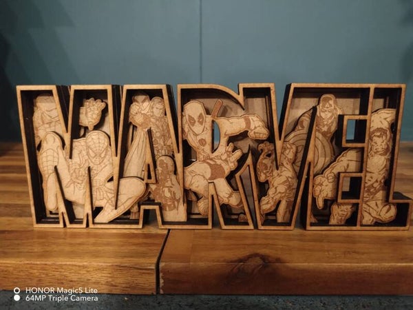 🦸‍♂️✨ Veilleuse LED en Bois – MARVEL ✨🦸‍♀️