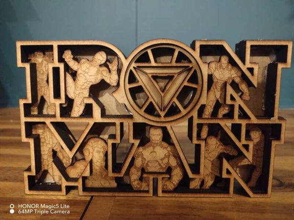 ⚙️💛 Veilleuse LED en Bois – IRON MAN 💛⚙️