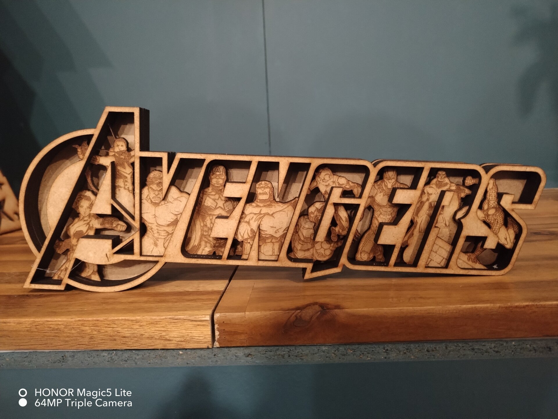 🦸 Veilleuse LED décorative AVENGERS – Une création artisanale  les héros légendaires de Marvel ! ⚡
