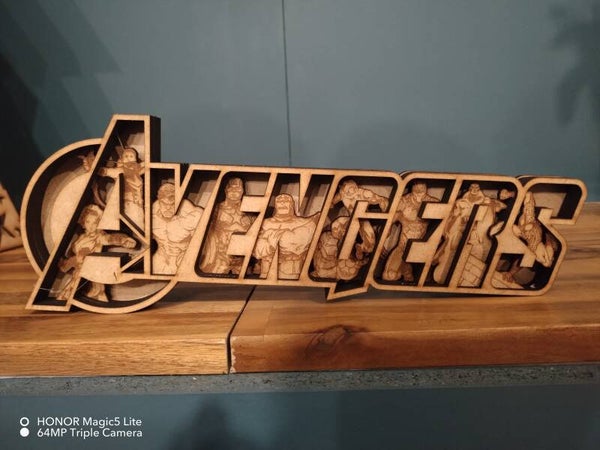 🦸 Veilleuse LED décorative AVENGERS – Une création artisanale  les héros légendaires de Marvel ! ⚡