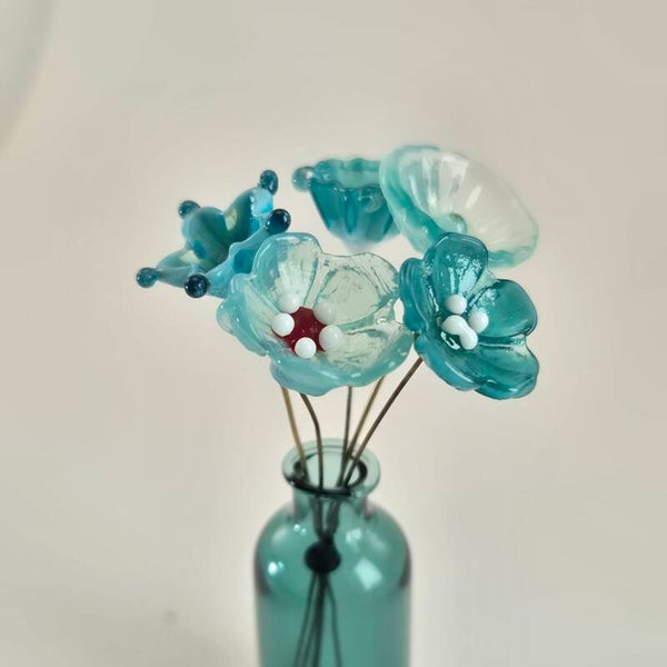 Vijf glasbloemetjes  - teal/zeegroen/lichtblauw