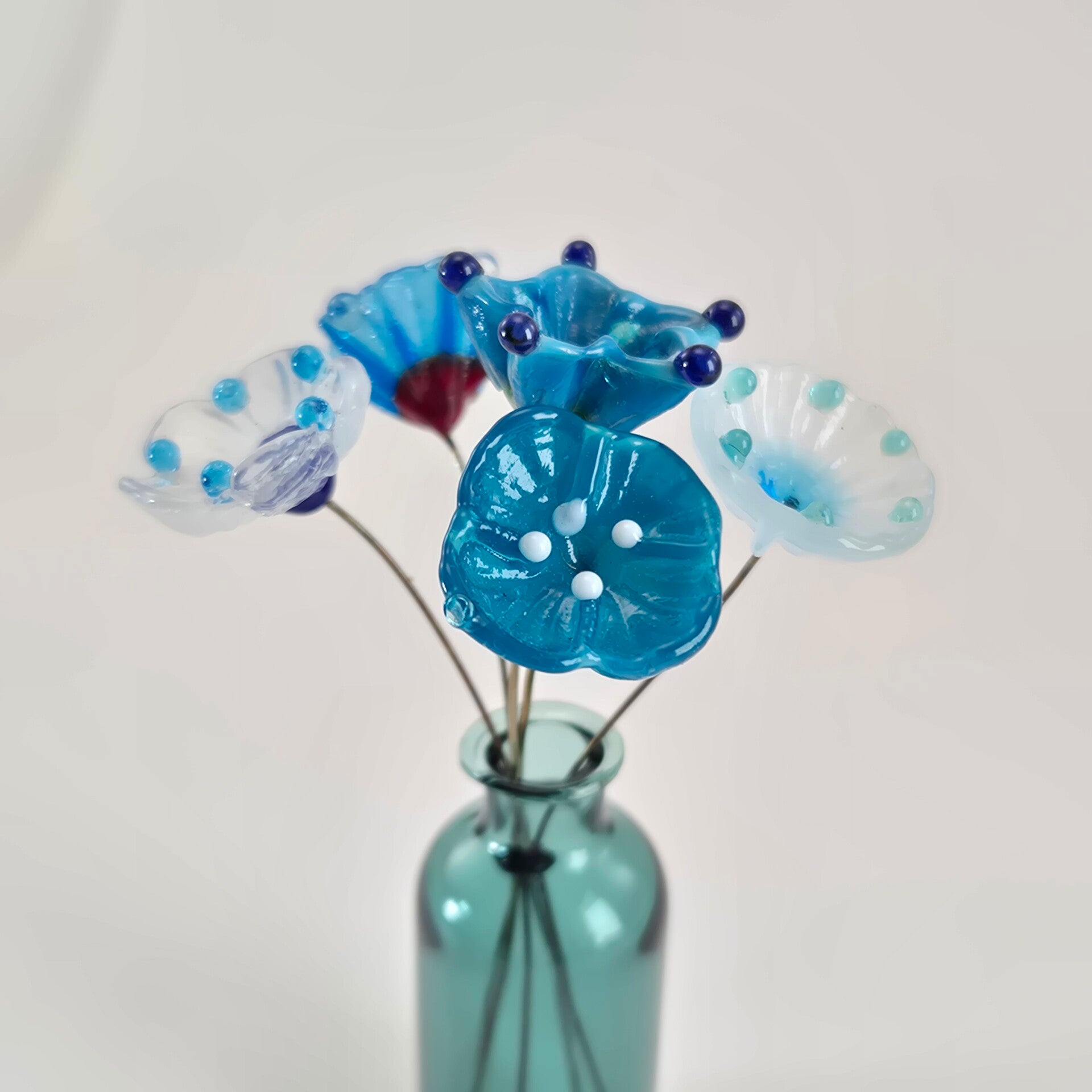 Vijf glasbloemetjes  - blauwtinten-2