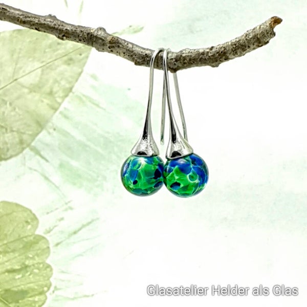 Glazen oorbellen met glasbolletjes van transparant glas met blauwe en groene vlekjes -Ocean