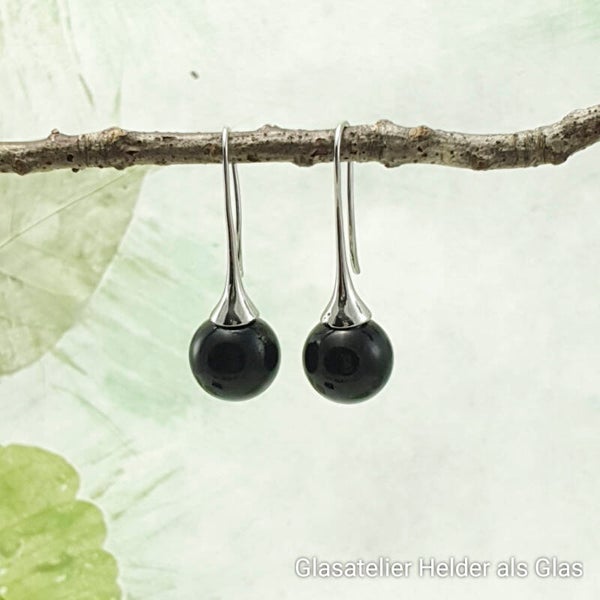 Oorbellen met glasbolletjes van effen zwart glas