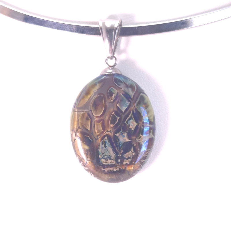 Glashanger transparant met iriserend vlekpatroon met creme/blauw/bruintinten