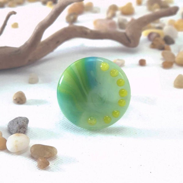 Glastop L van mintgroen glas met groen/zeegroen en geelgroene stippen
