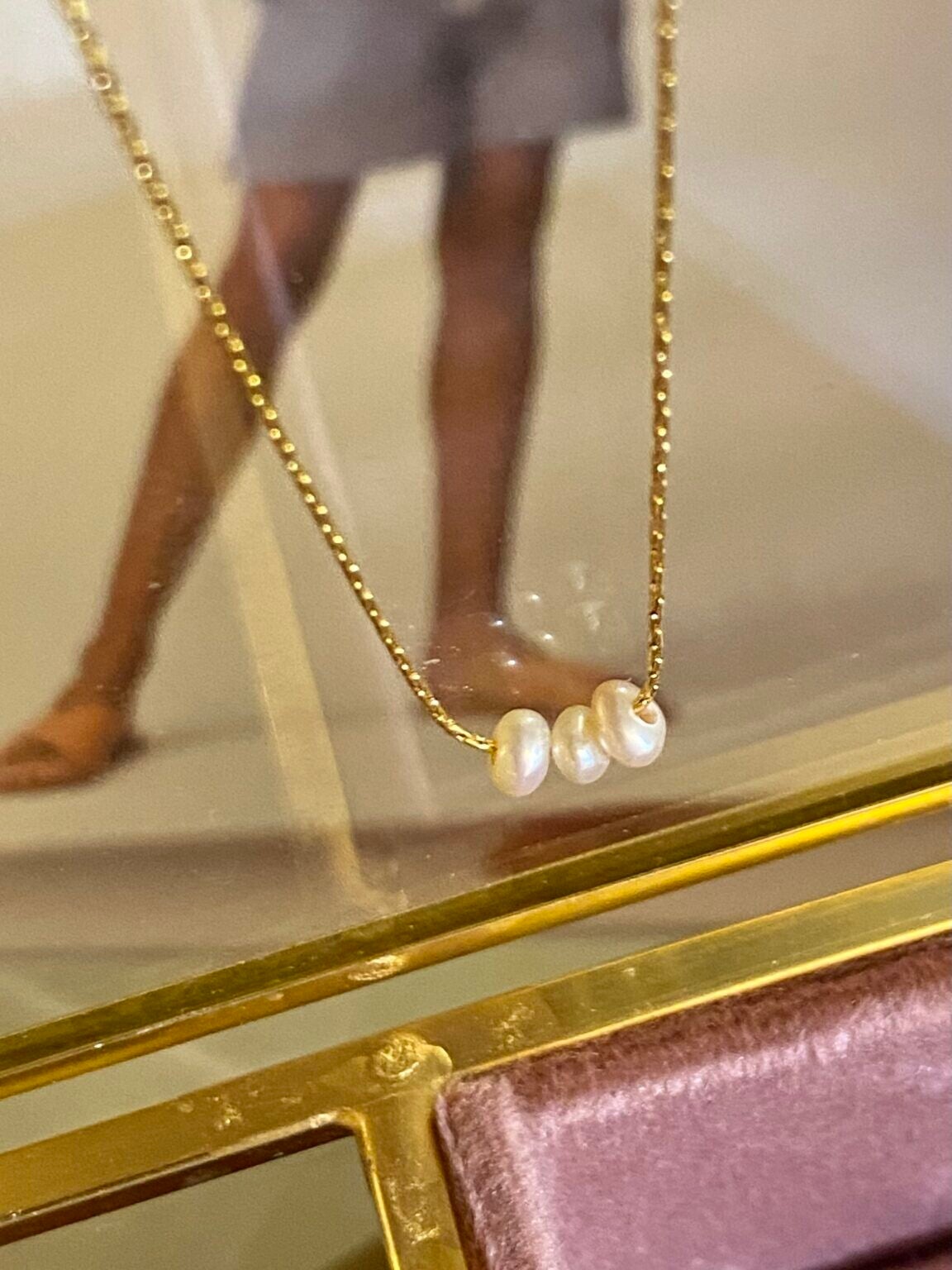 Ellen Beekmans Fijne ketting met 3 pareltjes