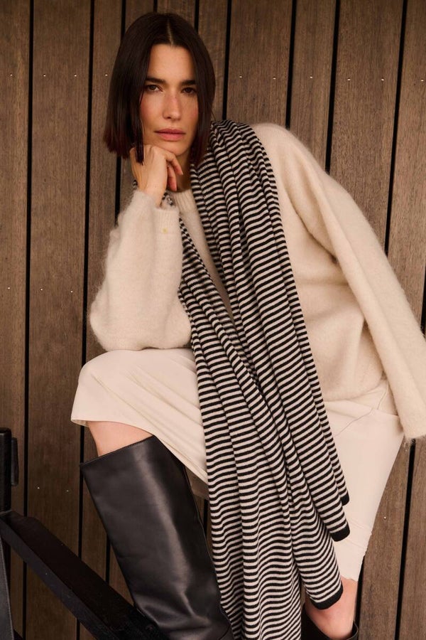 Cosy Sjaal (Stripes Light sand black)