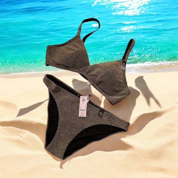 Bikini`s Le Bain