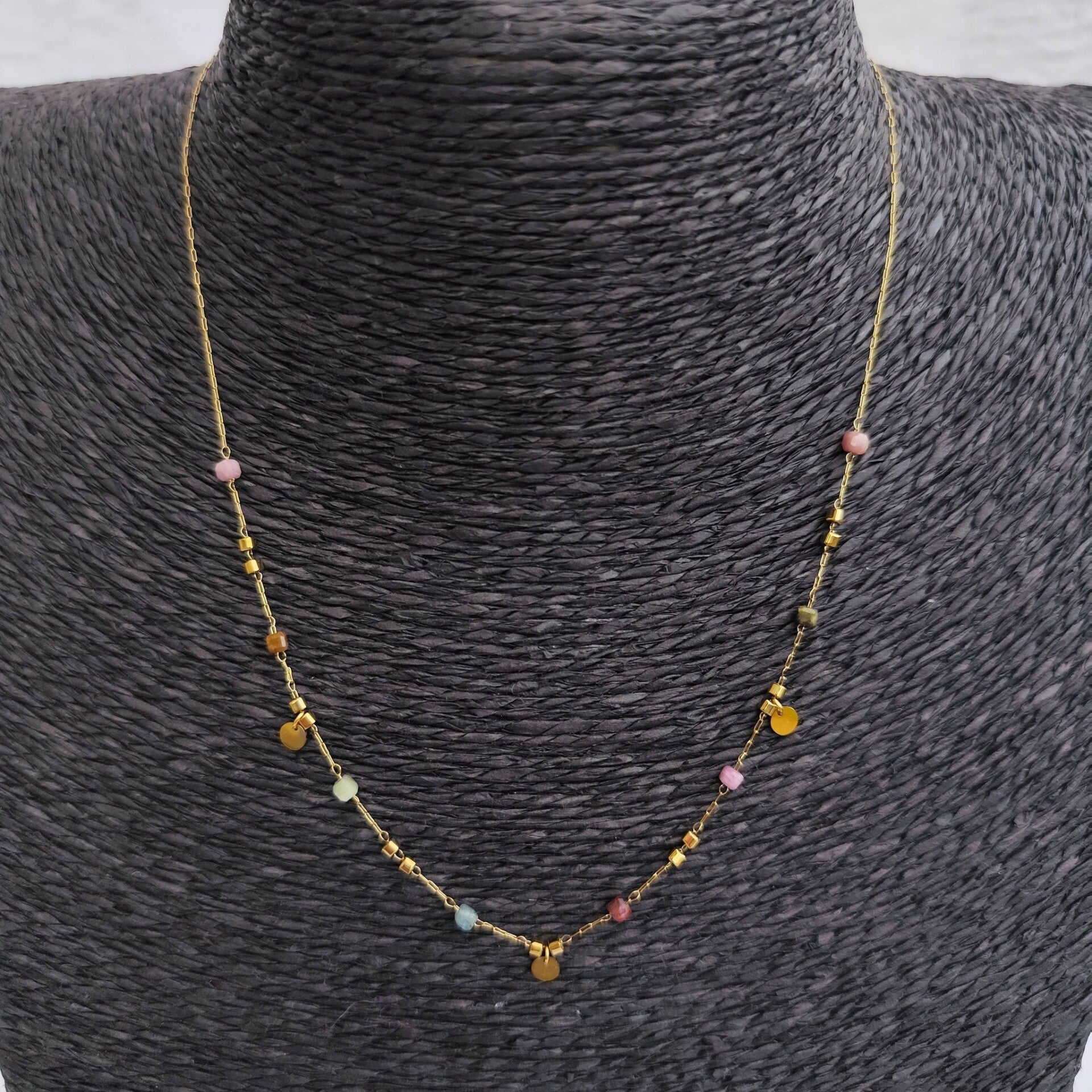 Collier fin
