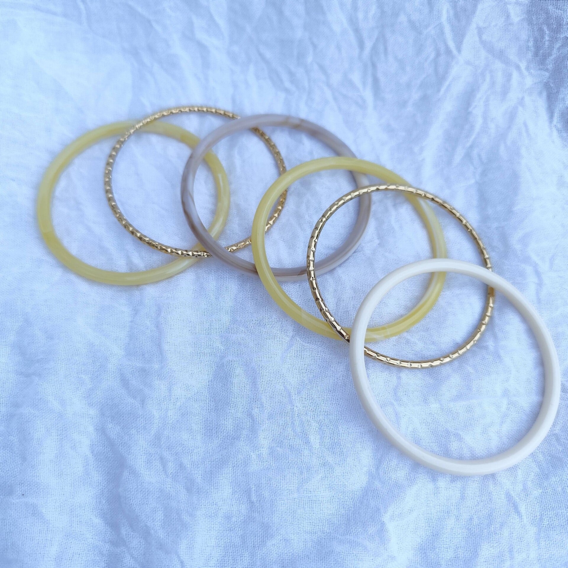 Lot de 6 bracelets "jaune"