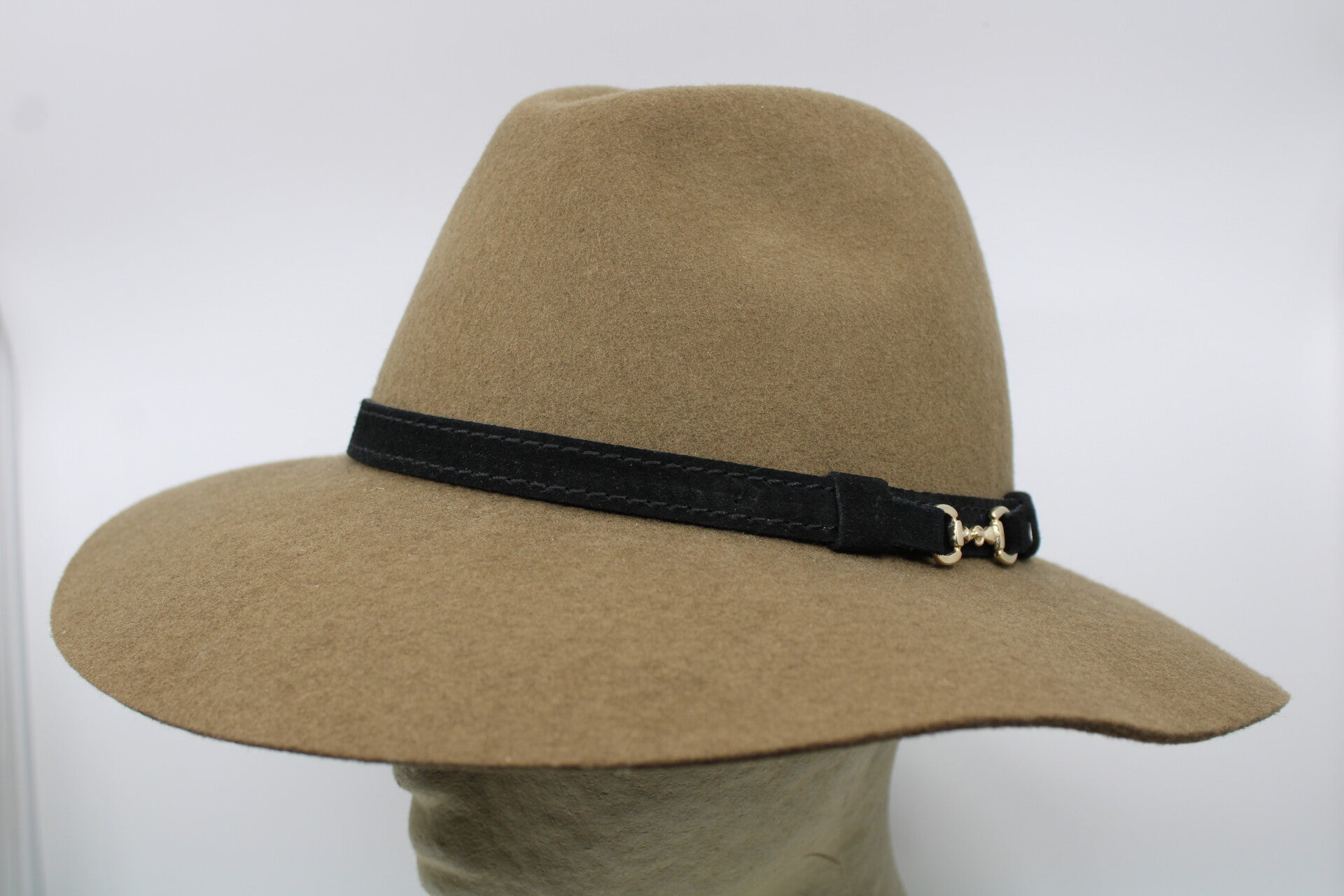 Gleufhoed Hatland - camel