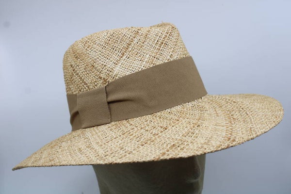 Model Zara - naturel stro