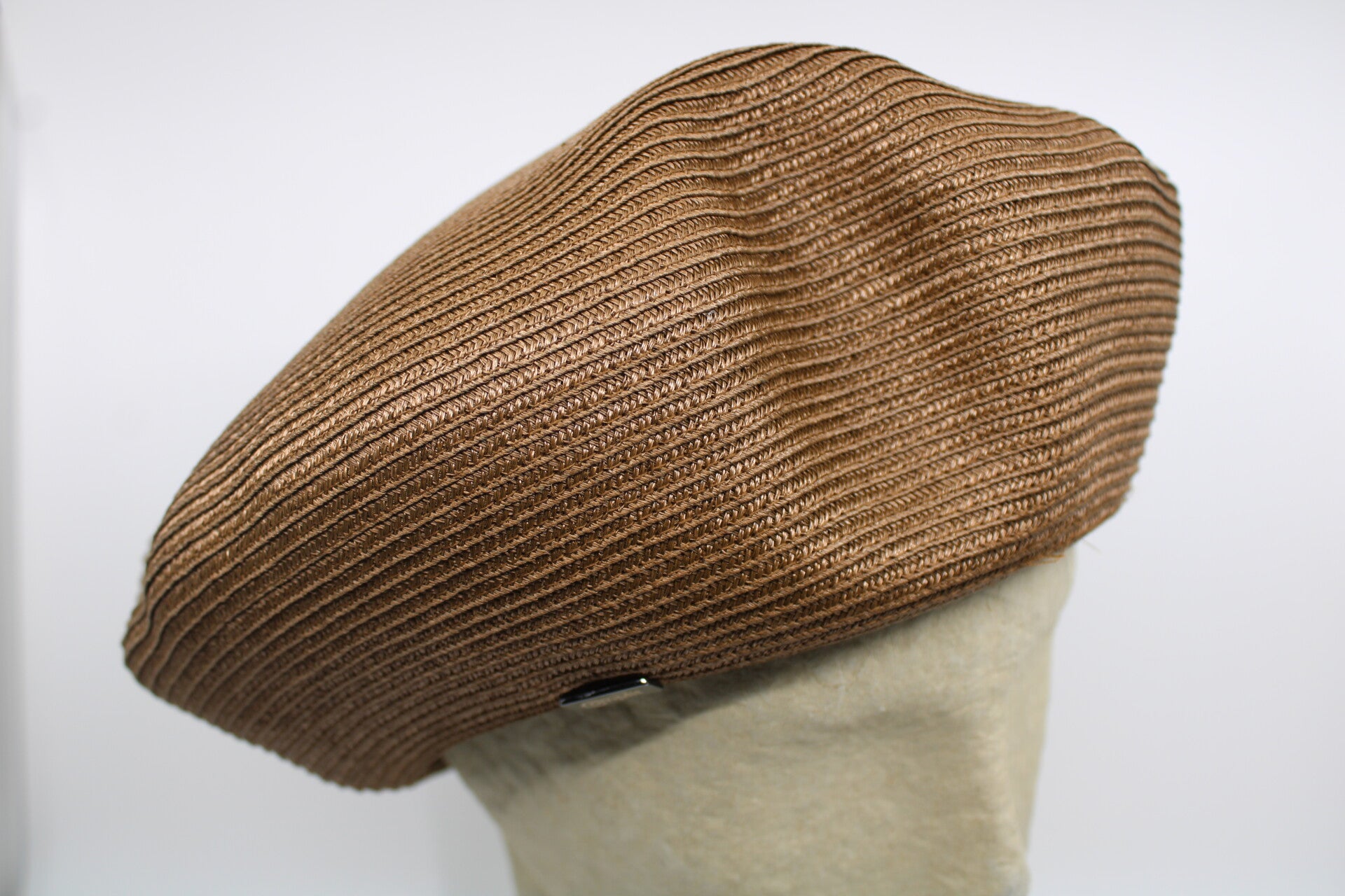 Dames baret naaistro - bruin