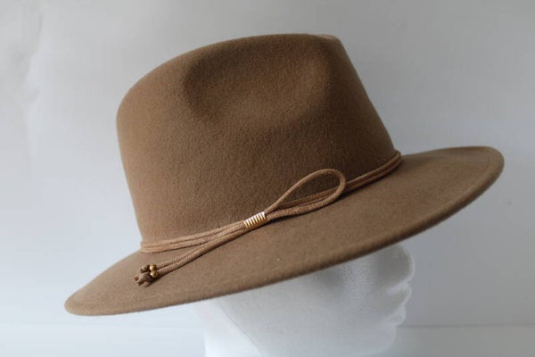 Gleufhoed Anna - camel