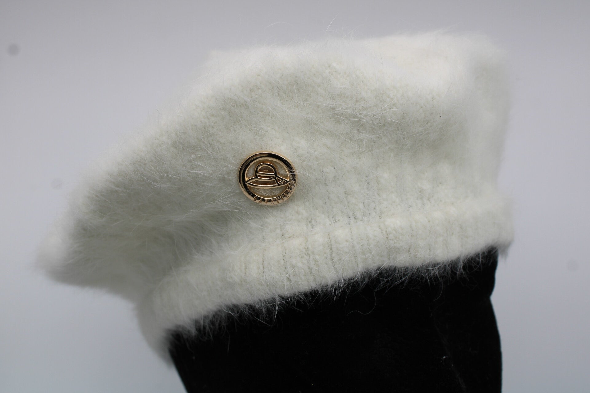 Kinderbaretje fluffy - wolwit