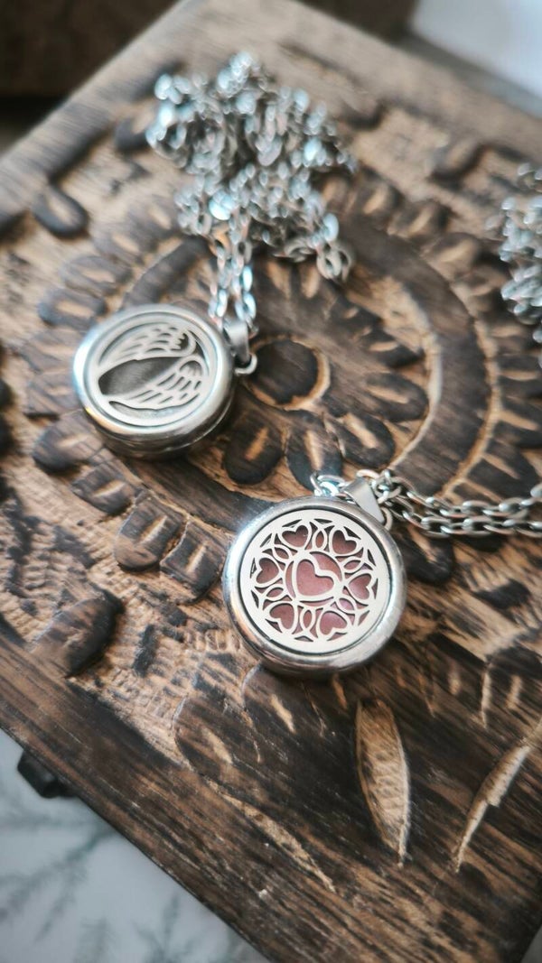 Collier médaillon à parfumer