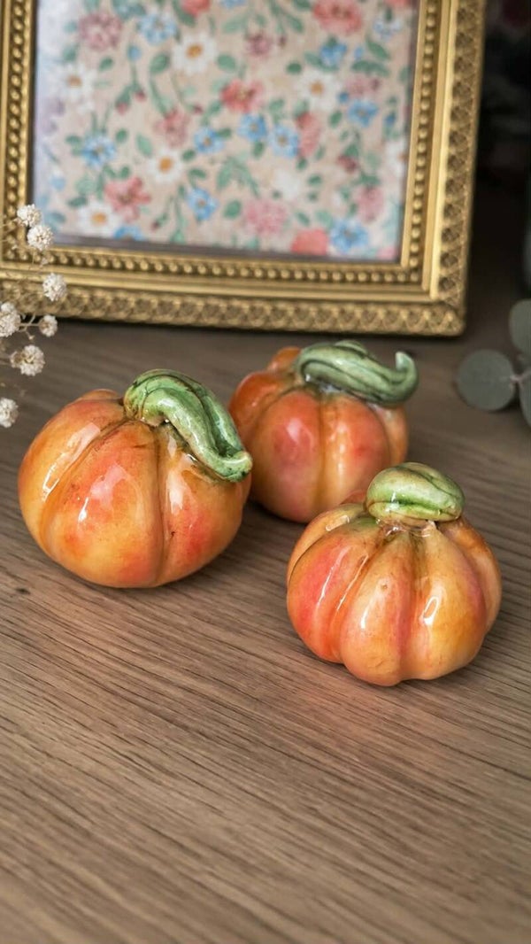 Lot 3 citrouilles miniatures. Figurines