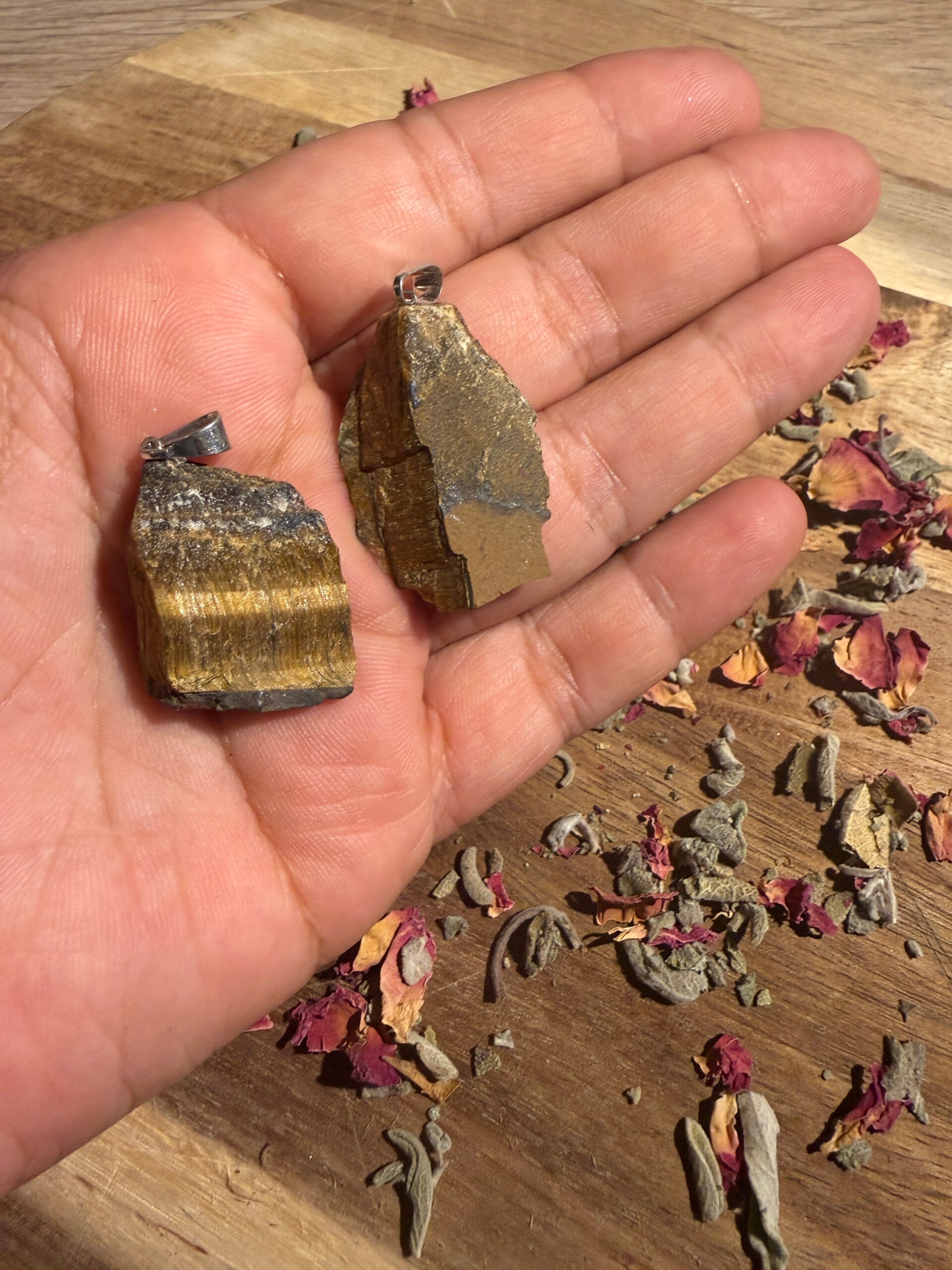 Hanger- Tijgeroog Ruw