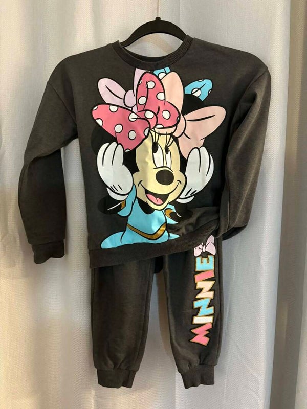 Minnie Mouse jogging suit, size 6-6X