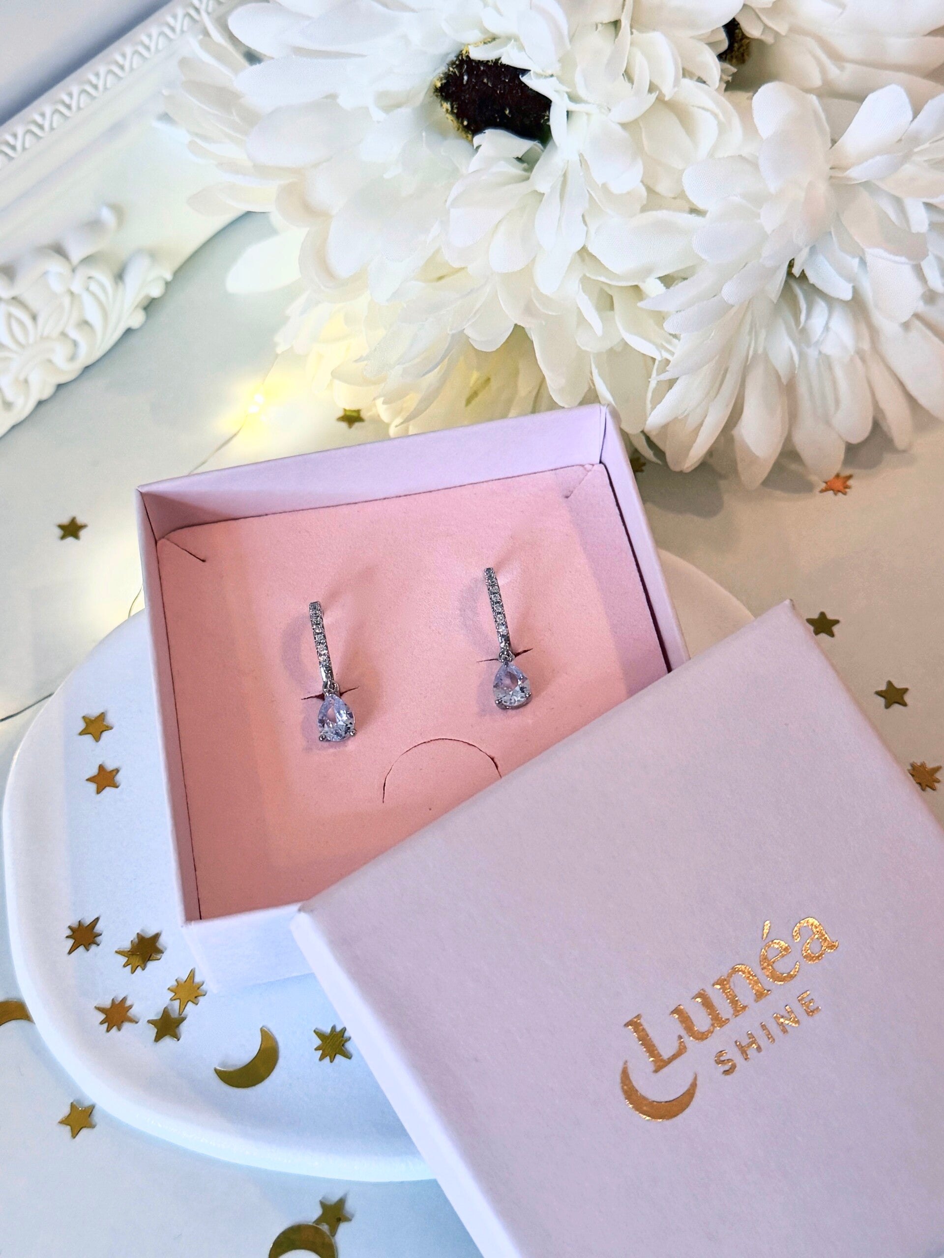 Zarte Tropfen-Ohrringe