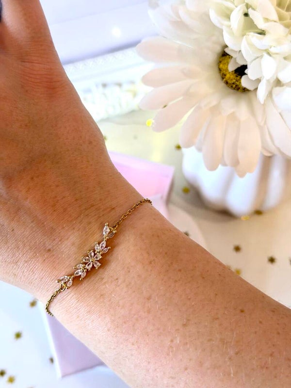 Elegantes Zirkon Blumen Armband