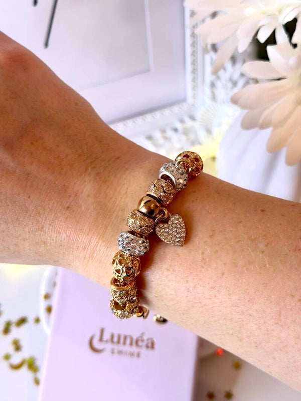 Perlen-Charmarmband mit Herzanhänger