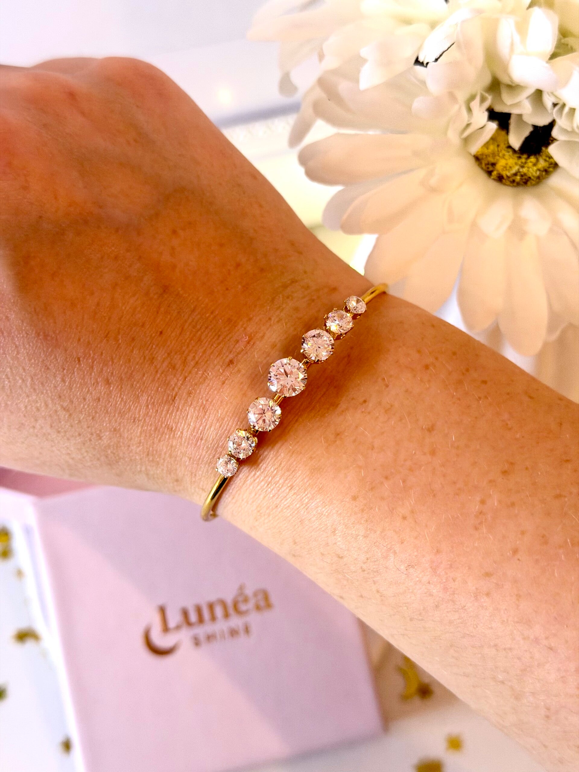 Luxuriöser Armreifen mit Zirkonia