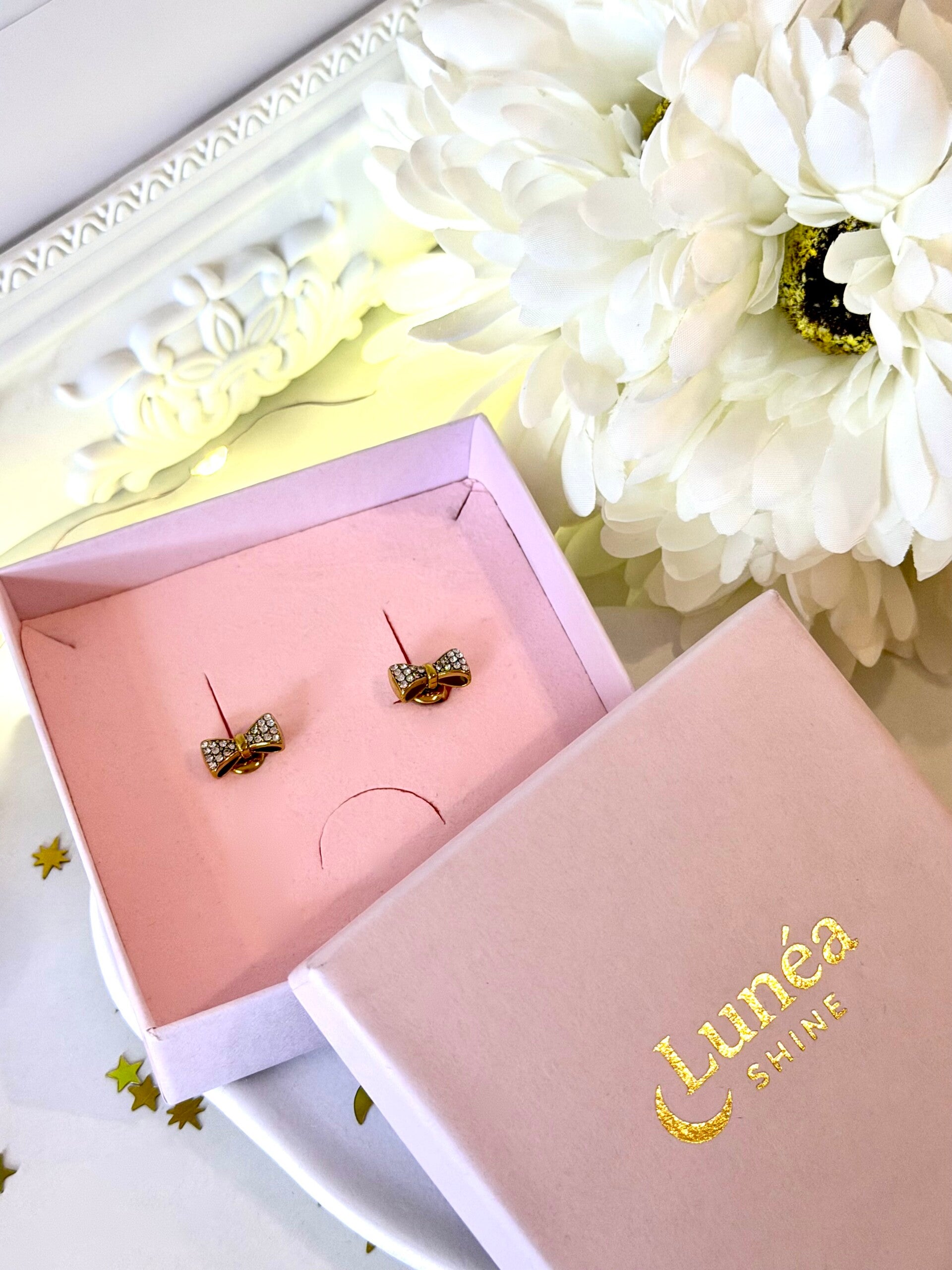 Ohrstecker mit Schleifenknoten