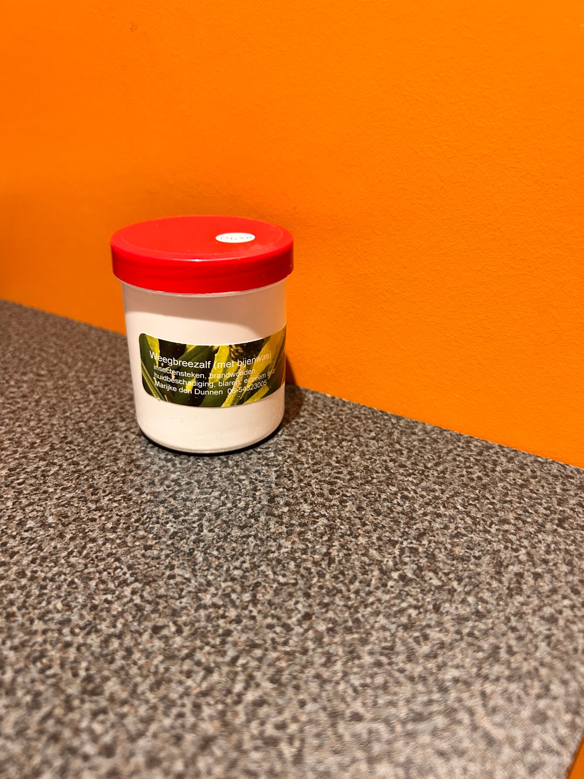 Weegbreezalf (met bijenwas)