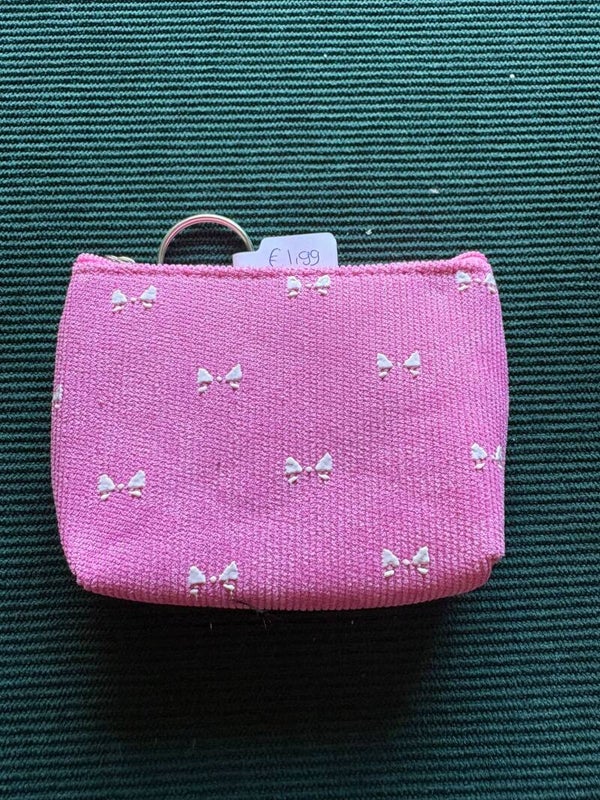 Donker roze met strikjes