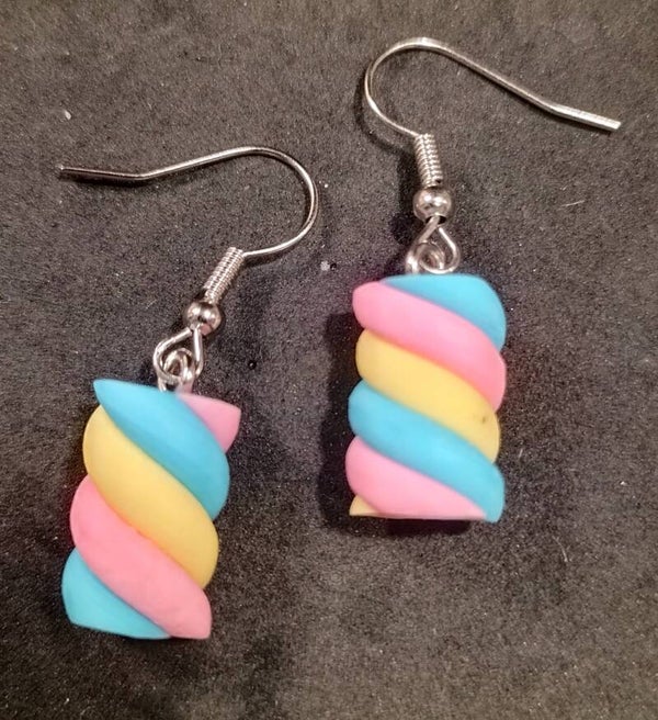 Spekjes blauw, geel met roze