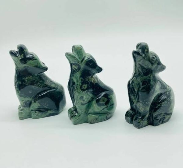 Kambaba Jasper Wolf Carving