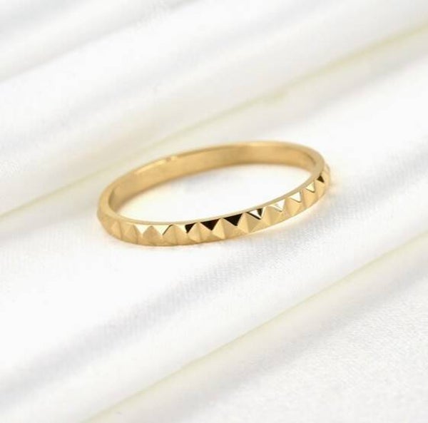 Dainty Gold Pyramid Ring