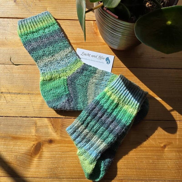 Socken, handgestrickt