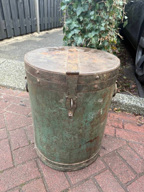 Antieke ijzeren ton / waterton vintage industrieel