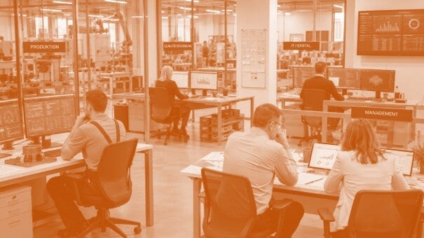 Abteilungen arbeiten nebeneinander statt gemeinsam als Hürde der digitalen Transformation im Mittelstand