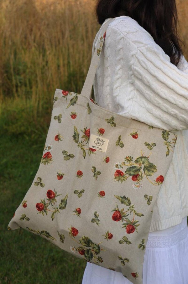 Mansikka kangaskassi