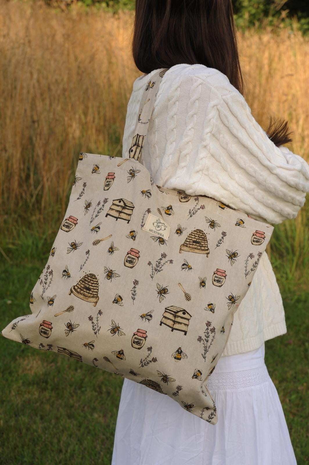 Mehiläinen kangaskassi