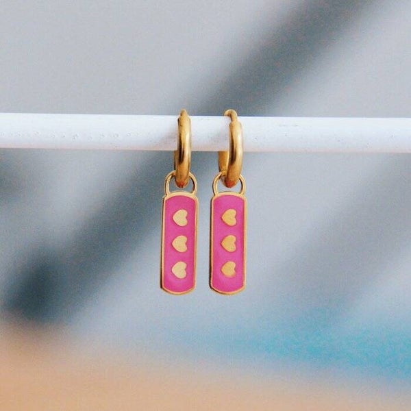 RVS creolen met harten tag – roze/goud
