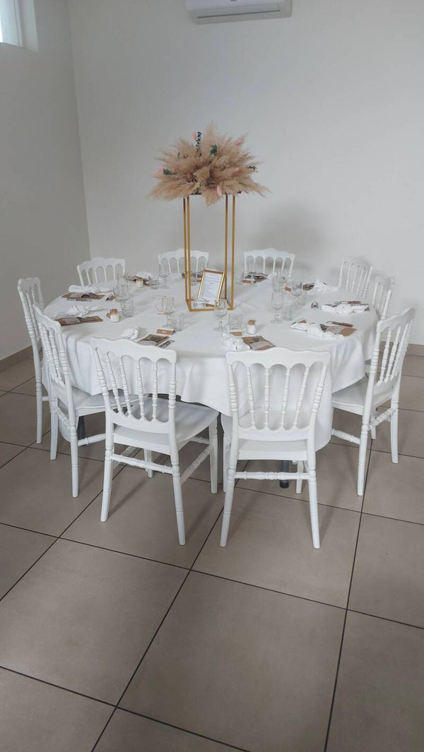 Table ronde diamètre 180 soit 10 personnes