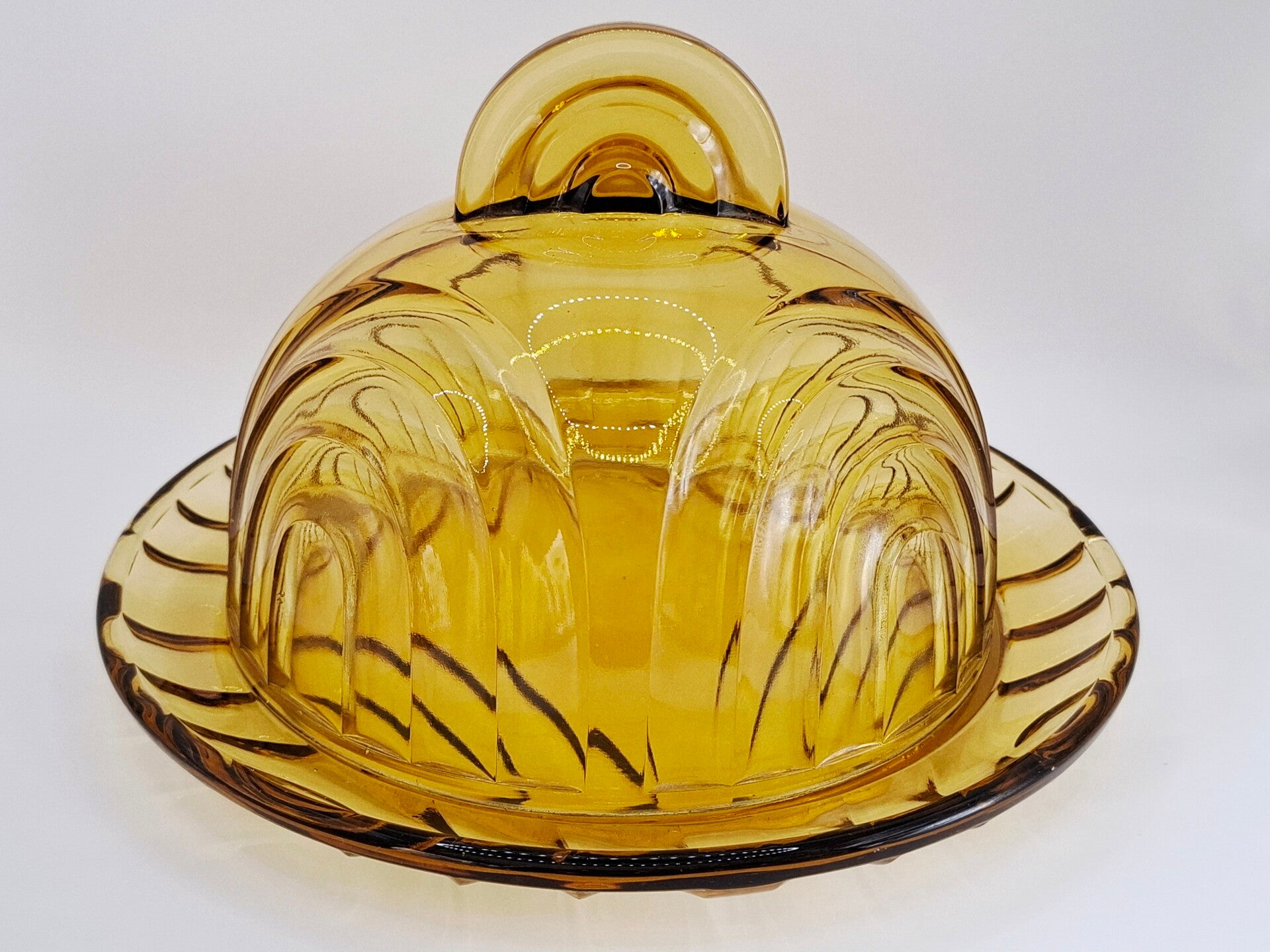 Persglas amberkleurige kaasstolp met schotel
